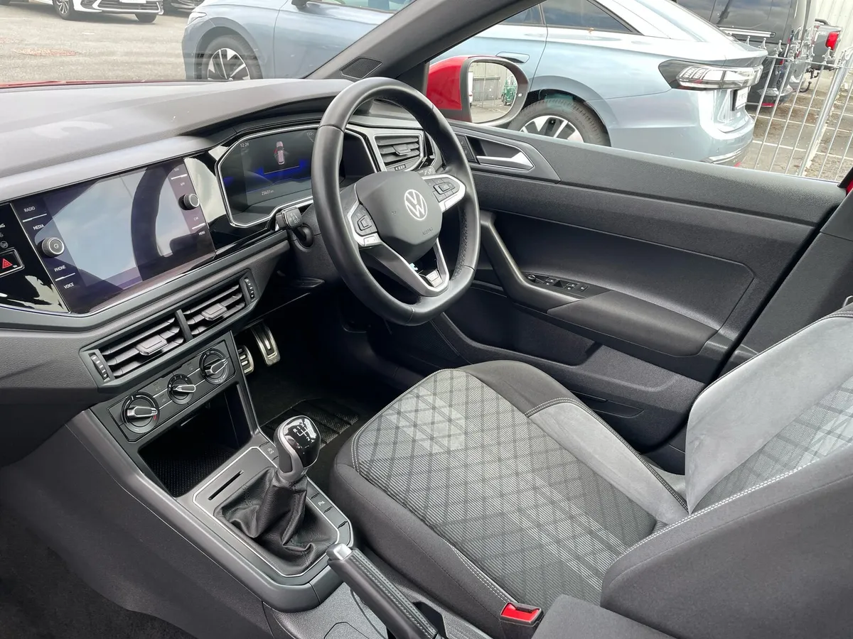 Volkswagen Taigo R-line 1.0 - Image 3