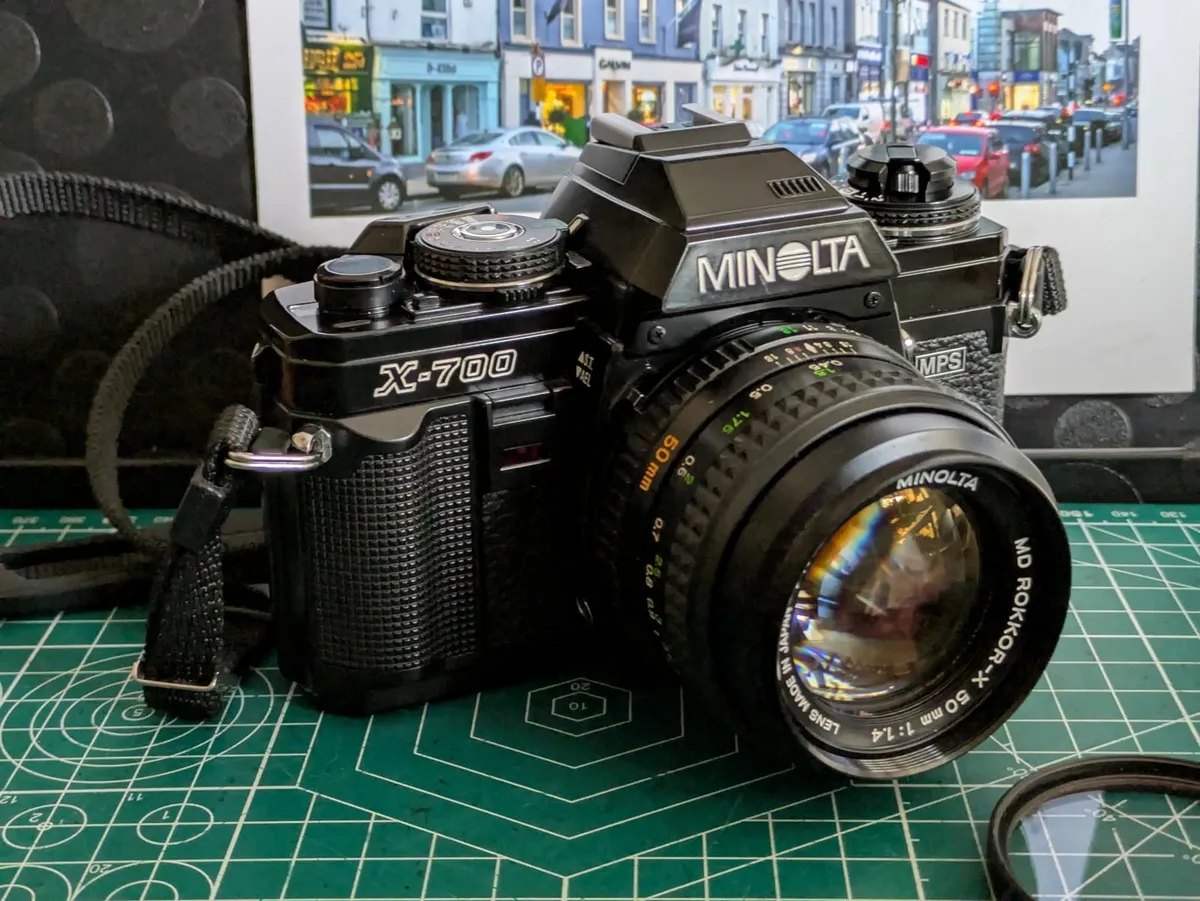 🎞️ Minolta X-700 SLR camera + Rokkor-X 50mm 1.4 - Image 1