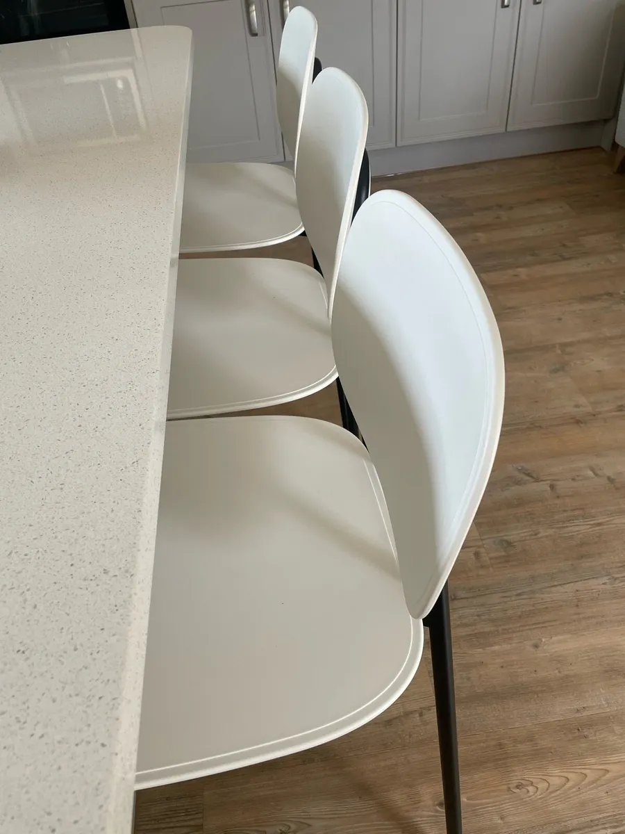 3bcounter stools - Image 1