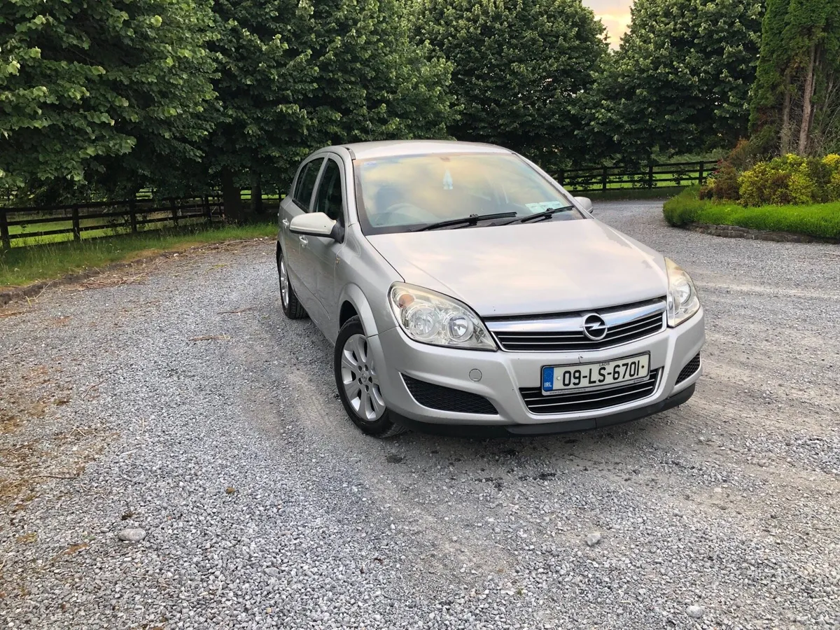 2009 Vauxhall Opel Astra - Image 1