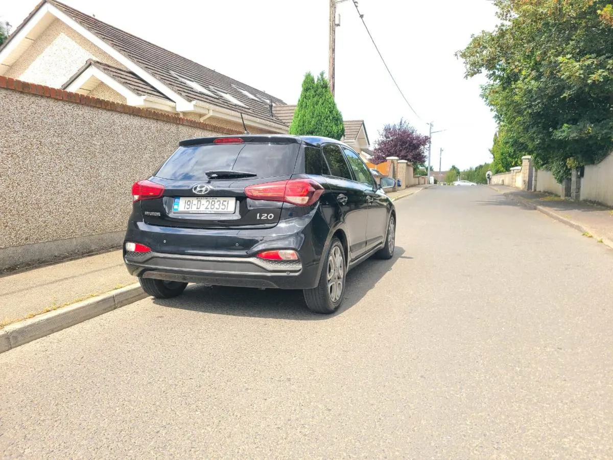 Car - Image 3
