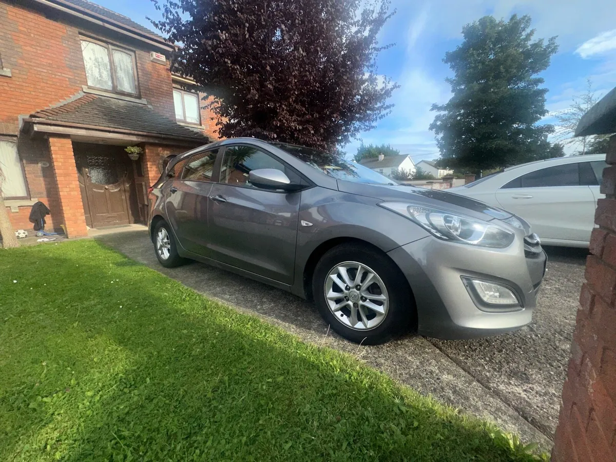 Hyundai i30 hatchback tourer - Image 2