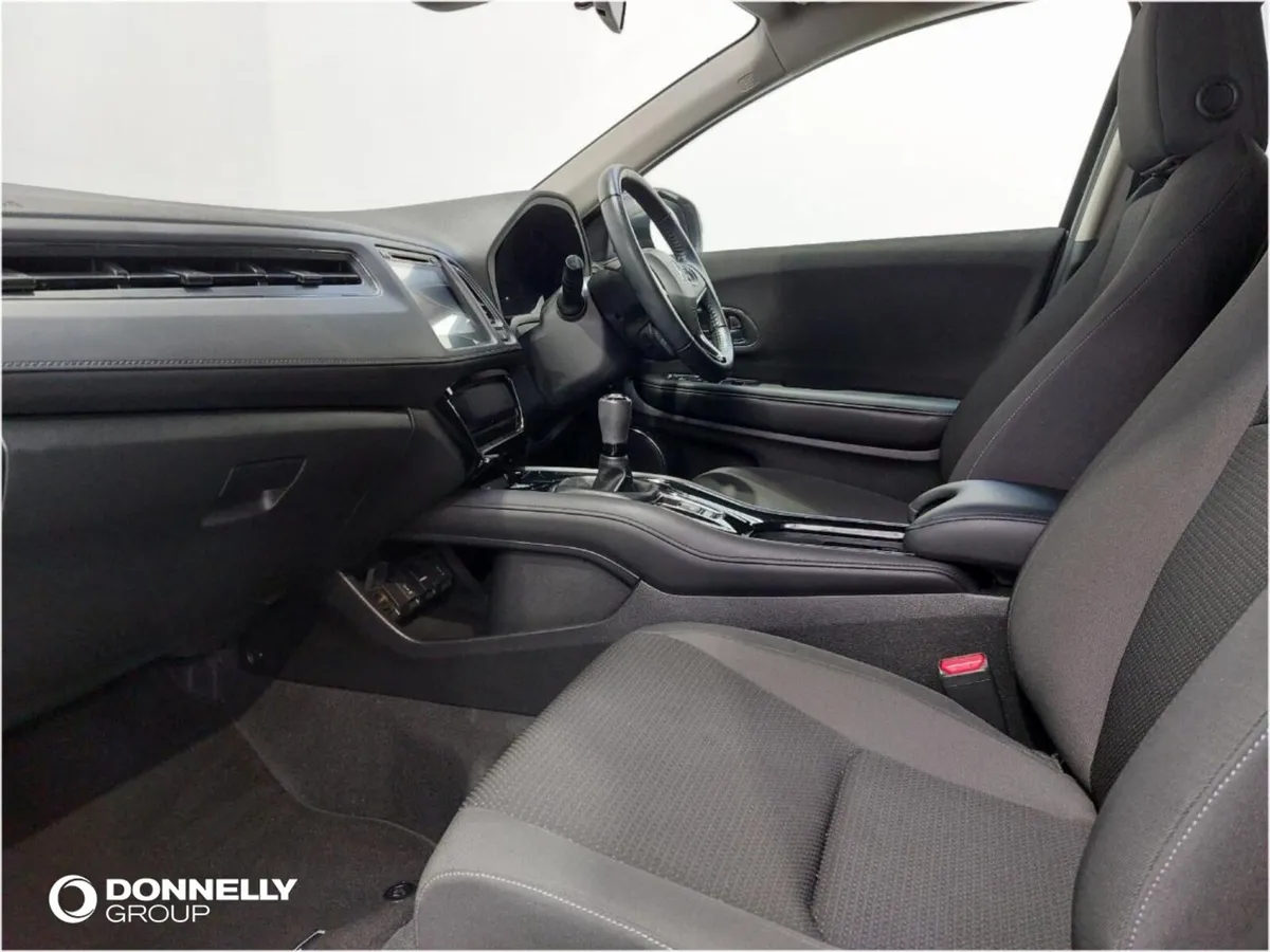Honda HR-V Hr-V Hatchback SE - Image 2