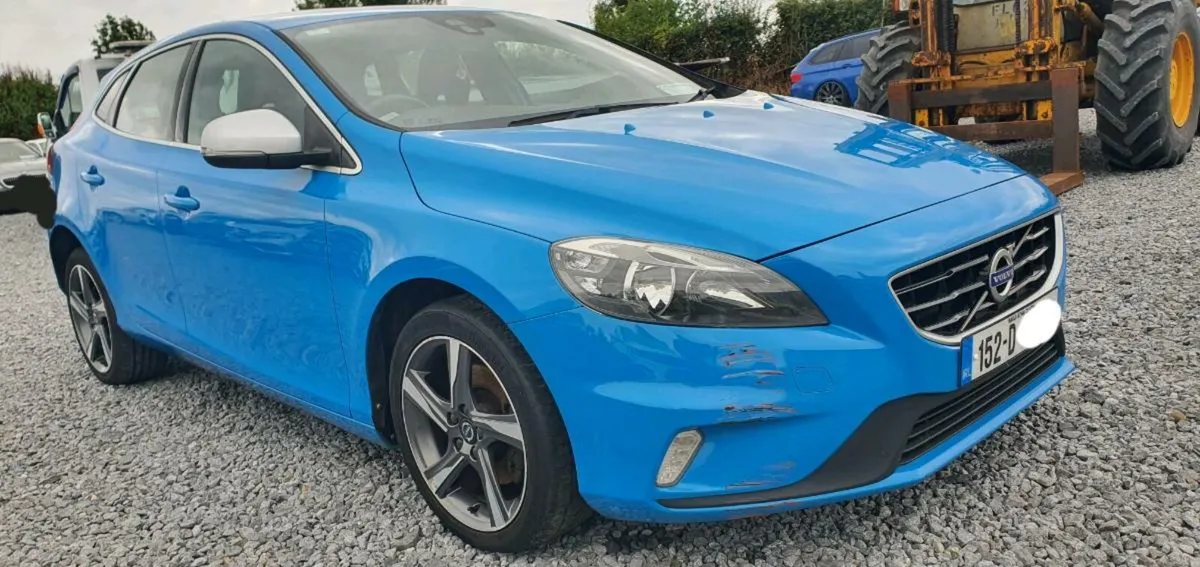 152 VOLVO V40 R-DESIGN 2.0 DIESEL - Image 1
