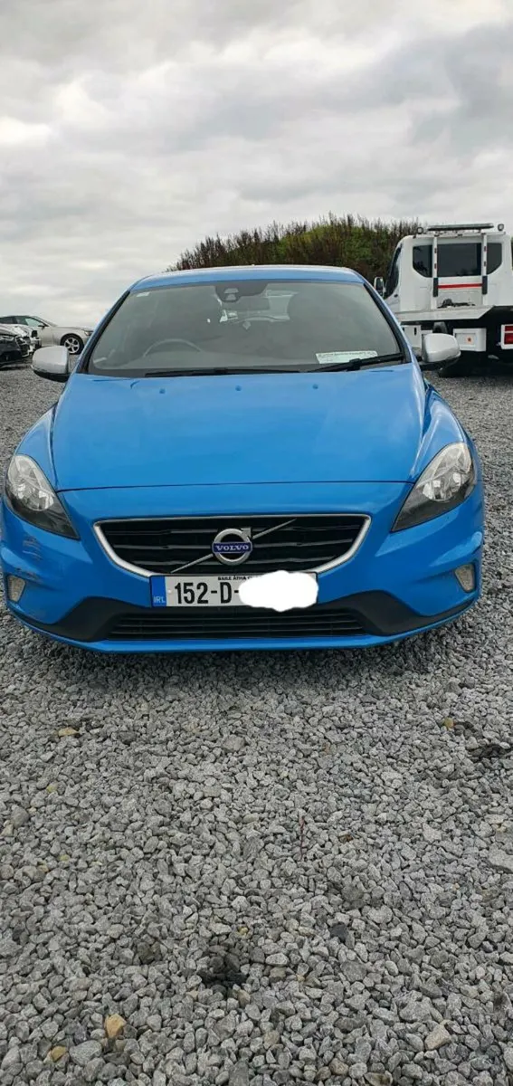 152 VOLVO V40 R-DESIGN 2.0 DIESEL - Image 2