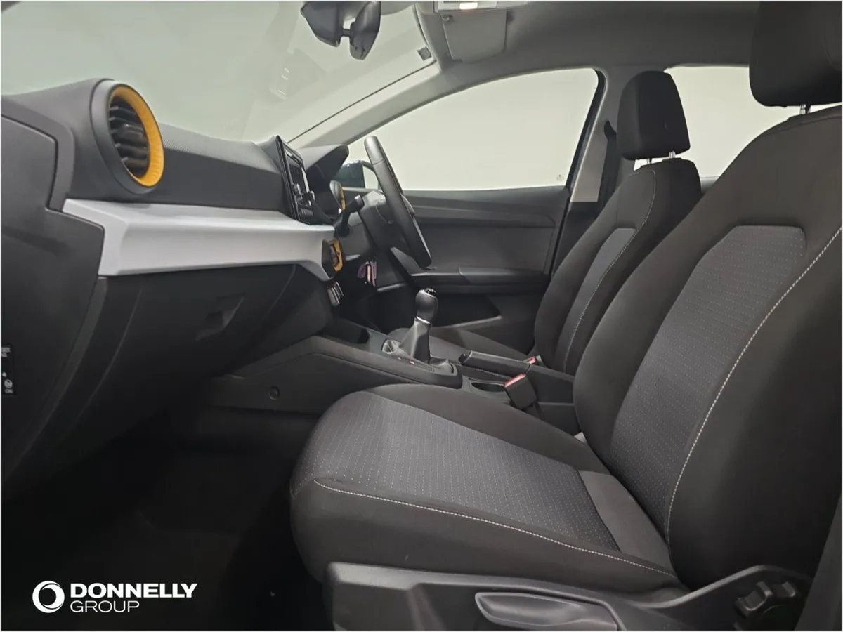 SEAT Ibiza Hatchback SE - Image 2