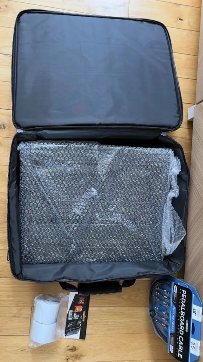 Pedaltrain Novo 18 with Soft Case & Boss BCK-12 Solderless Patch Cable Kit - Image 2