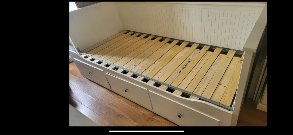 Day bed  ikea - Image 1
