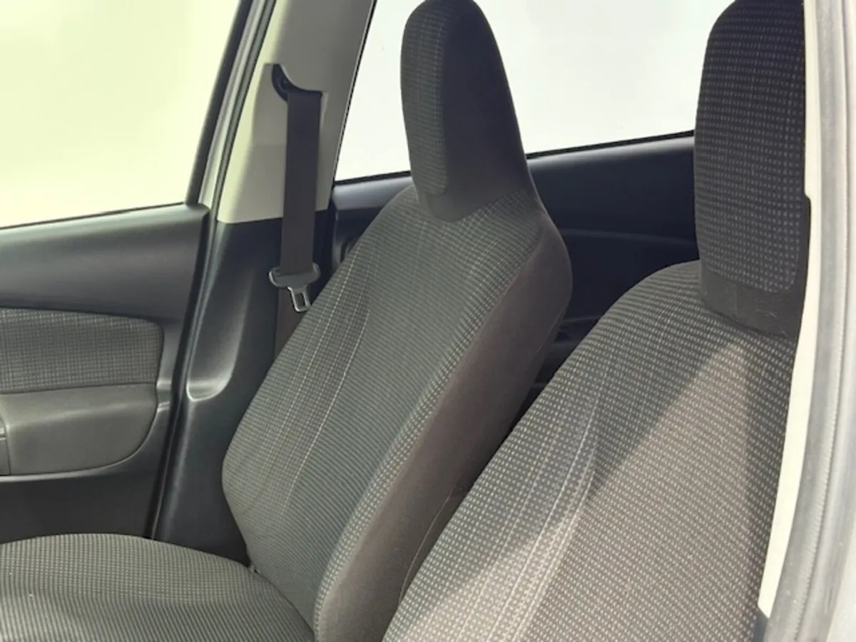 Toyota Vitz 2019 1.0 AUTO NCT 2026 - Image 4