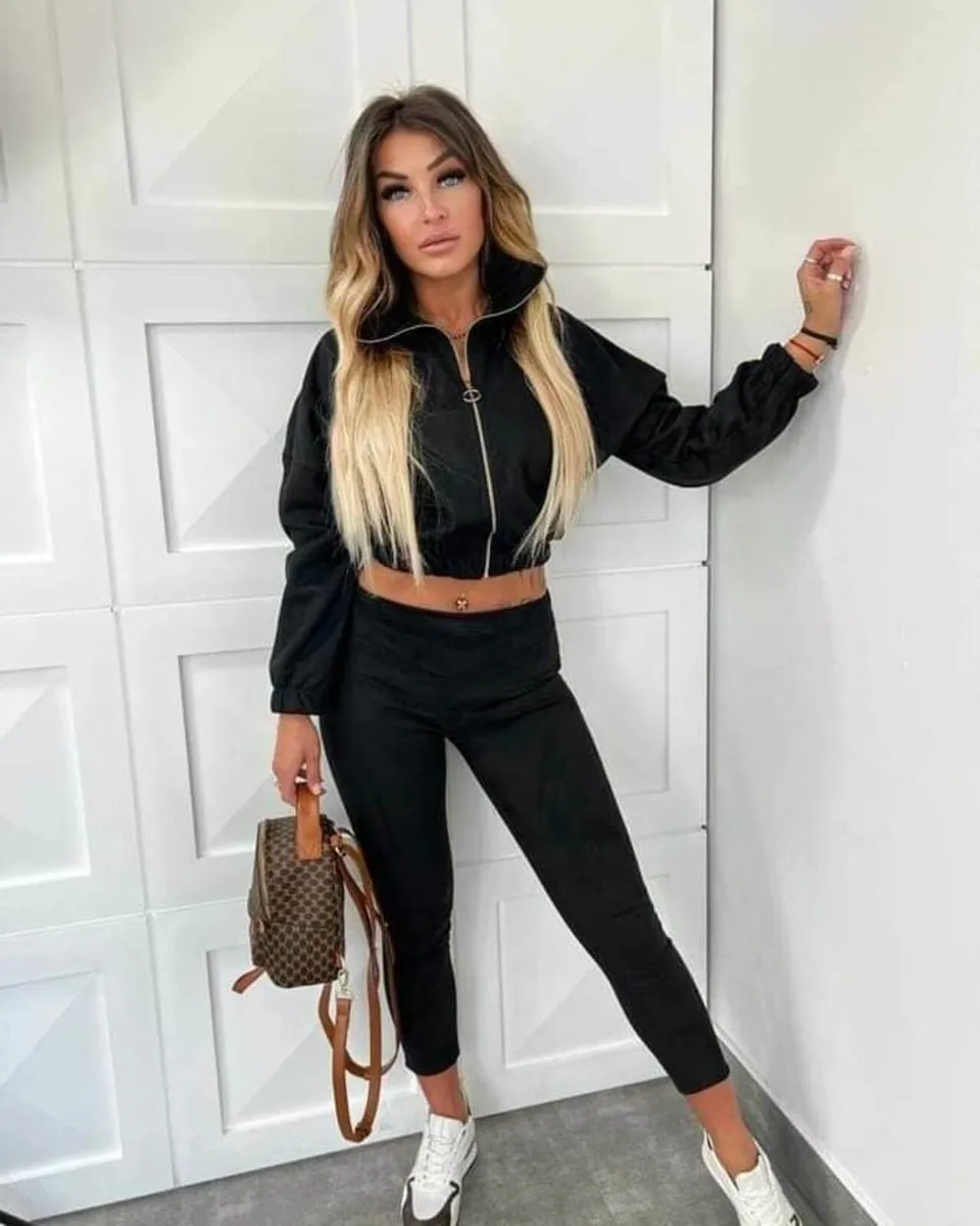 Set, sweatshirt with pockets and pants - Image 2