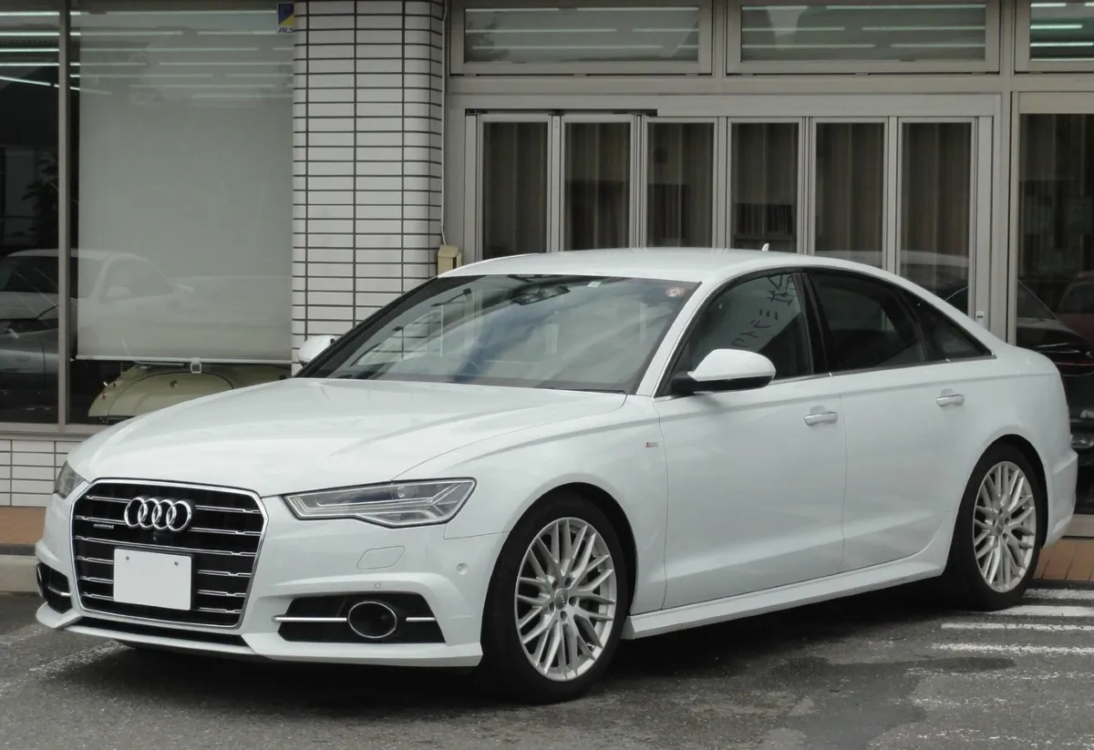 🔹 Audi A6 S Line Quattro  2018 Direct from Japan - Image 2