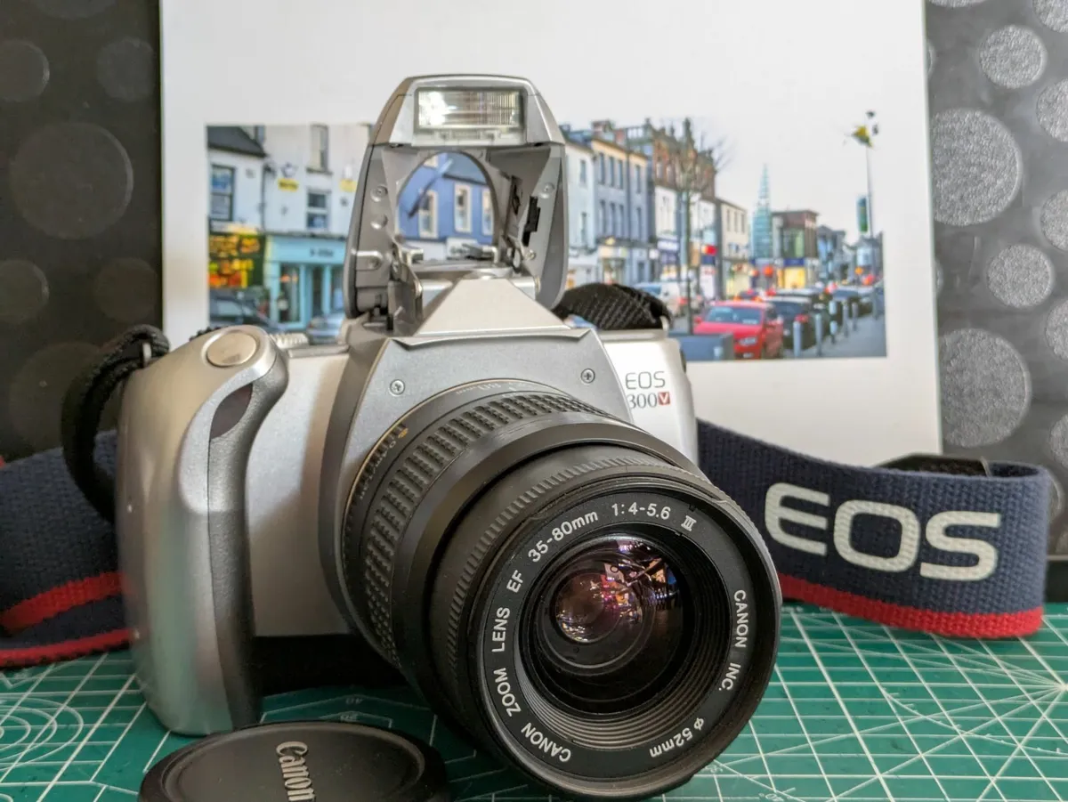 🎞️ Canon EOS 300V AF SLR +35-80mm zoom lens - Image 3