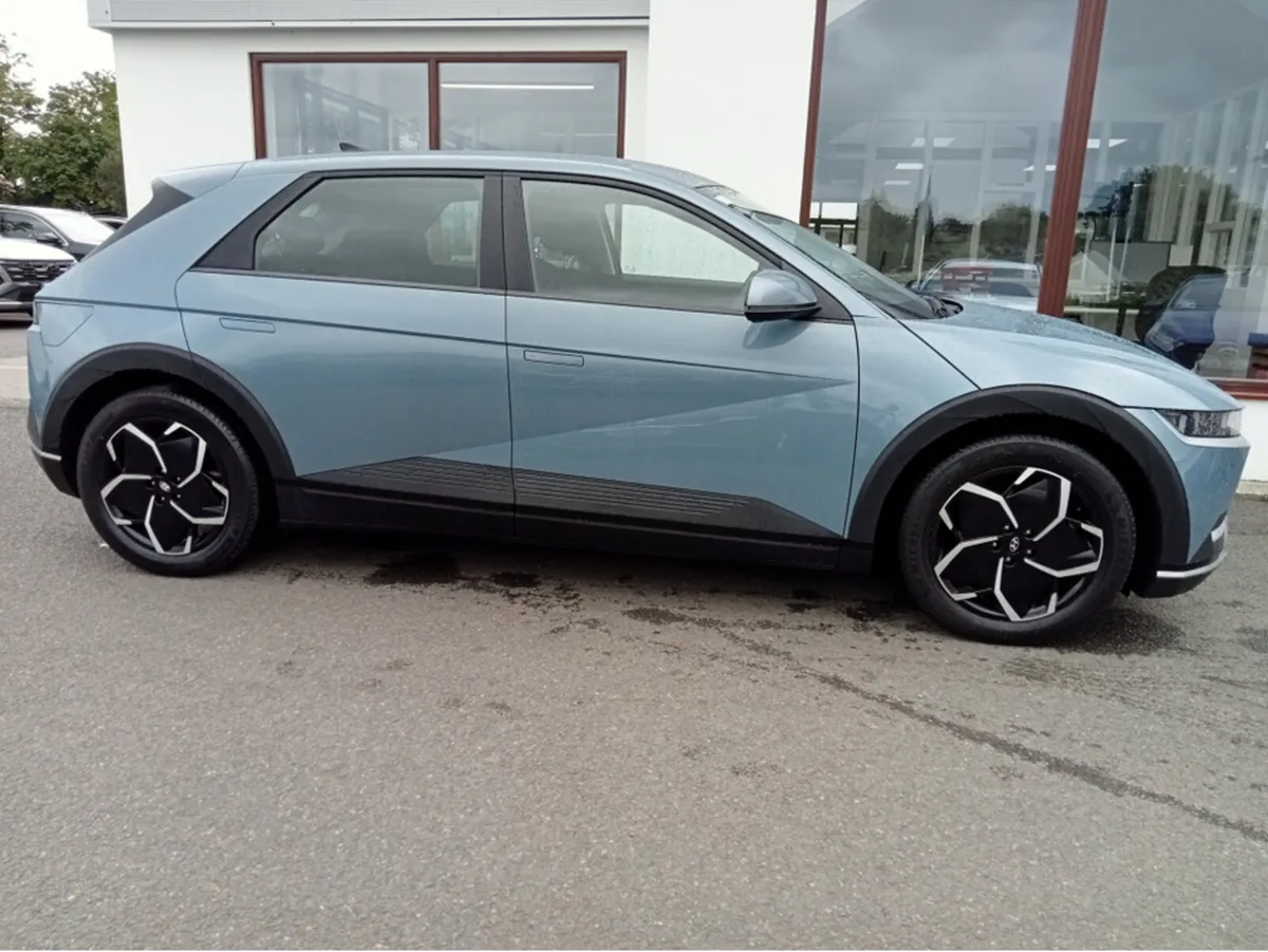 Hyundai IONIQ 5 EXECUTIVE 58 5DR AUTO - Image 3