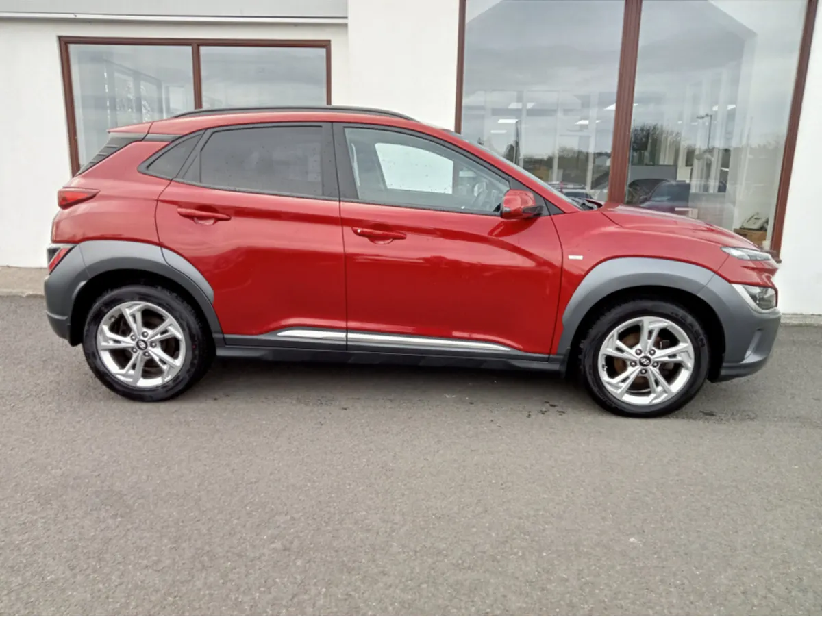 Hyundai KONA KAUAI EXECUTIVE MILD HYBRID 5DR - Image 3