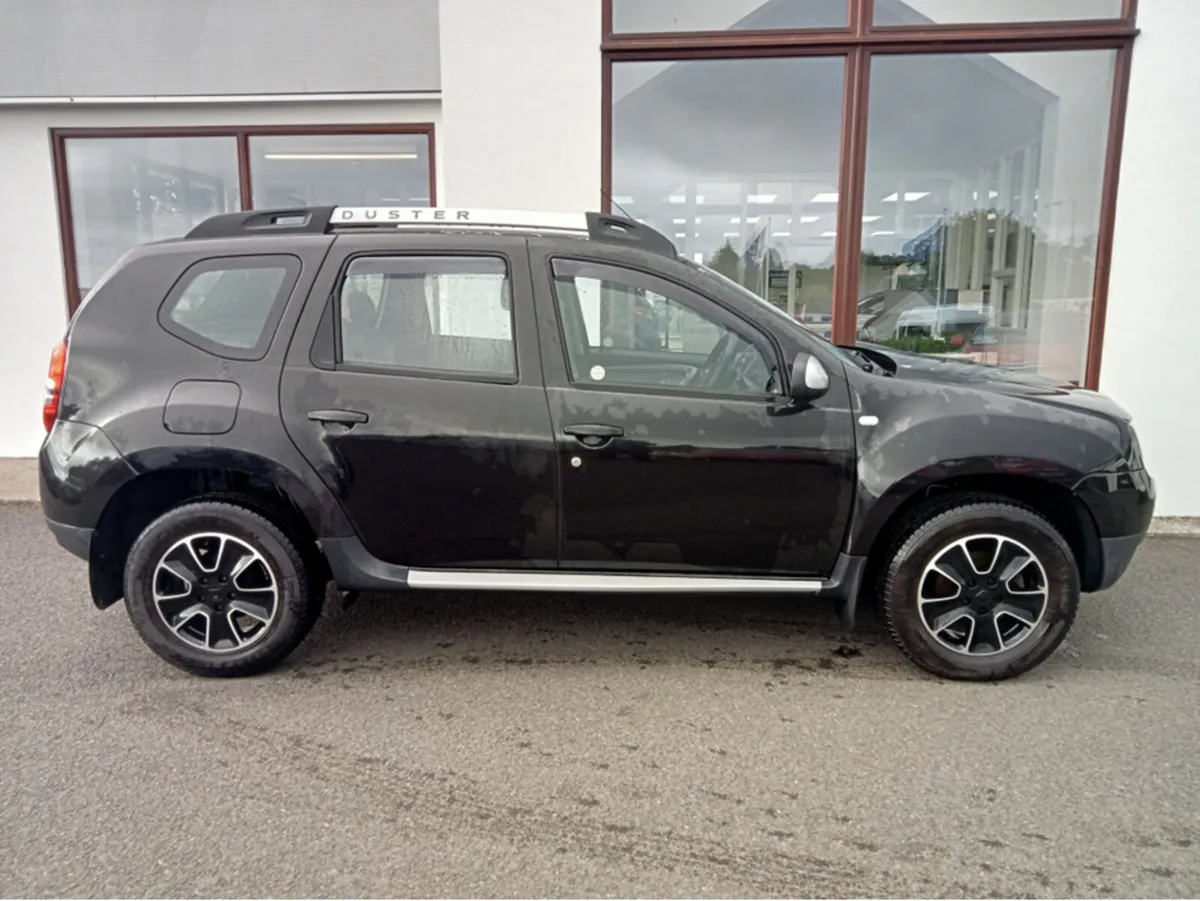 Dacia Duster PRESTIGE 1.5 DCI 110 4X 4DR - Image 3