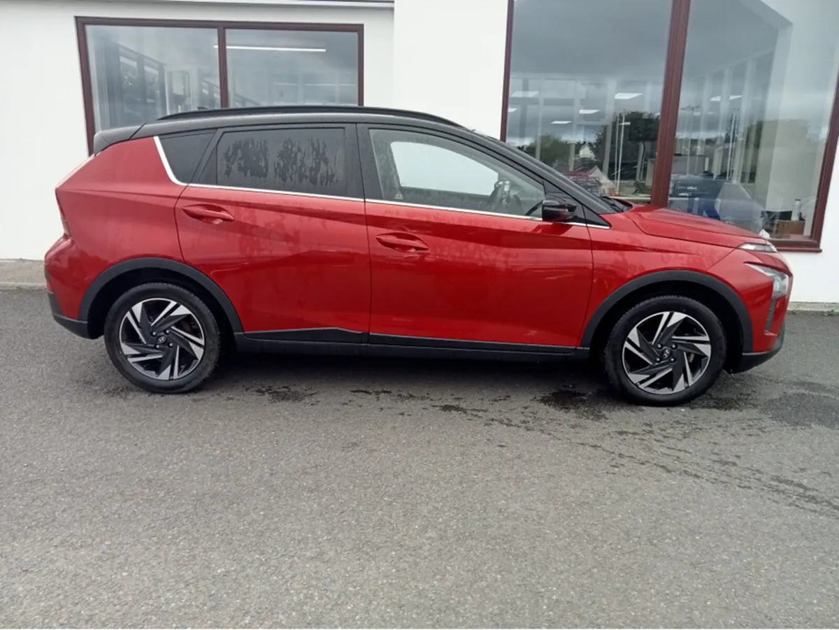 Hyundai Bayon EXECUTIVE 2 TONE 5DR - Image 3