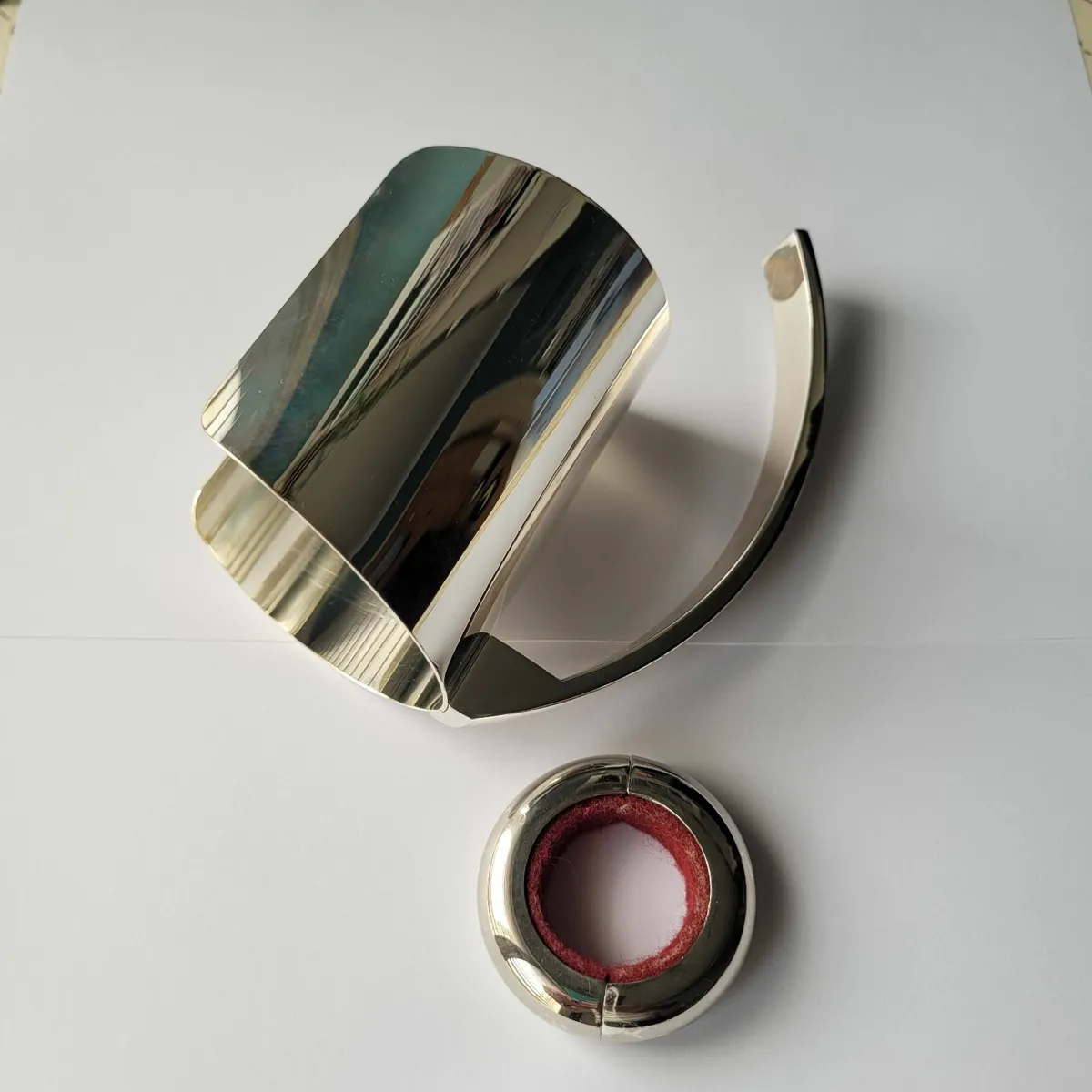 Newbridge wineholder and collar - Image 2