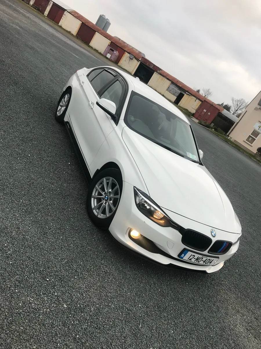 BMW 320d F30 2012 - Image 4
