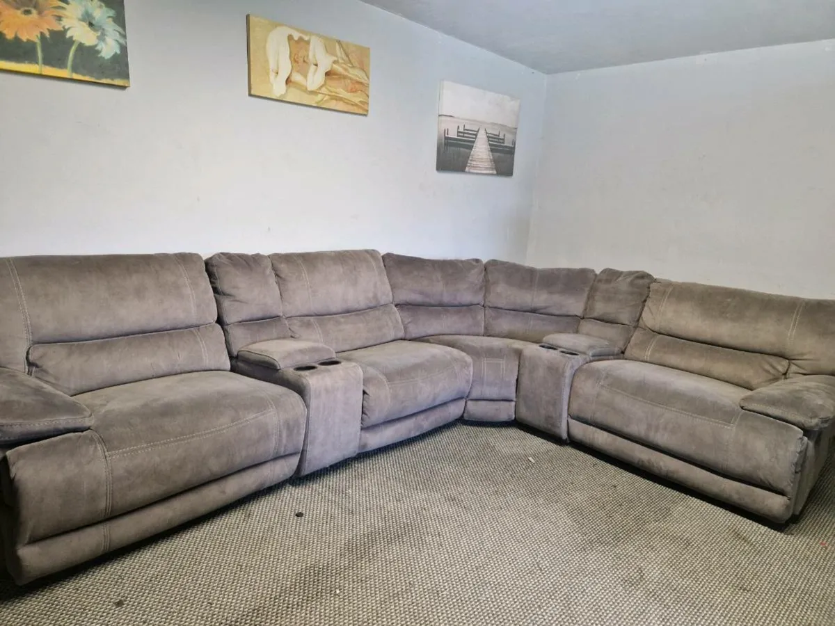 Corner sofa - Image 1