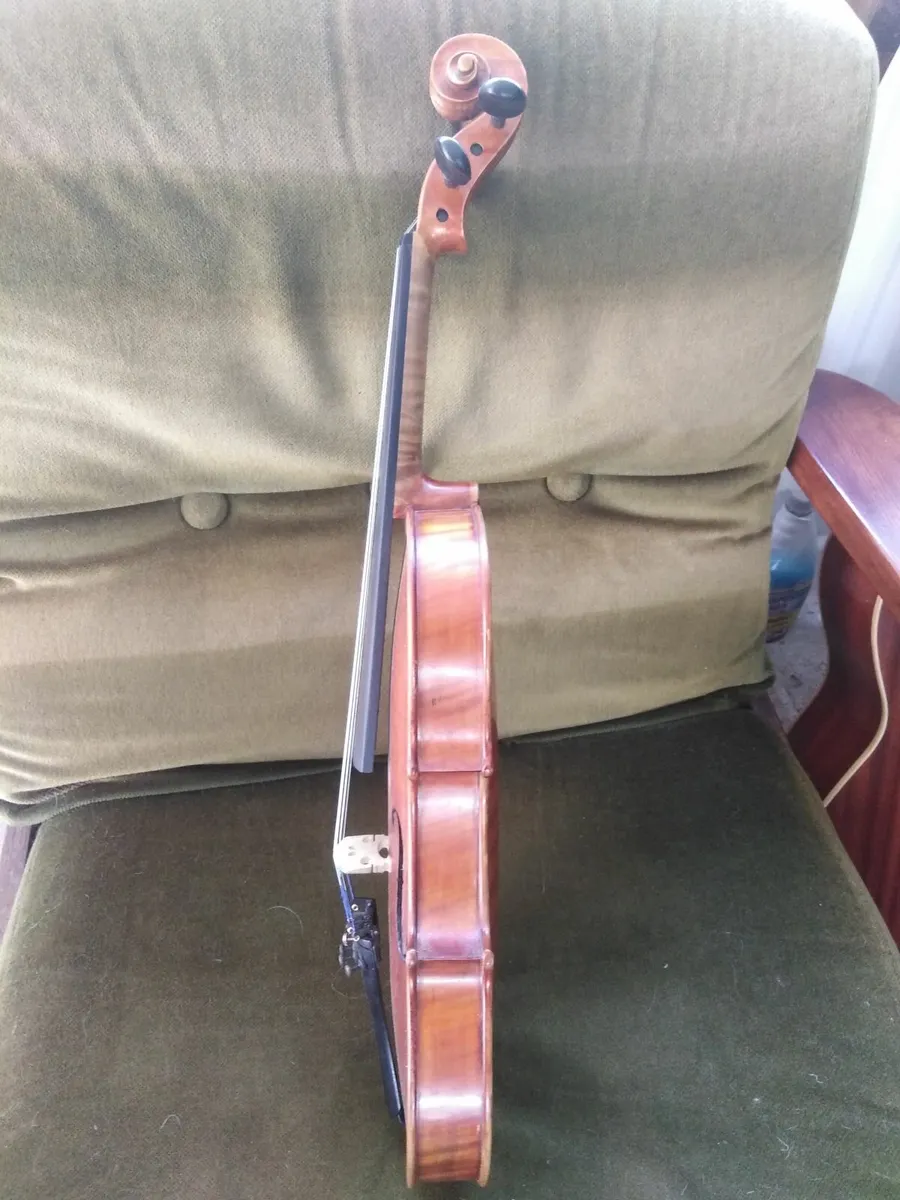 Veracini Full size violin by Hidersine - Image 2