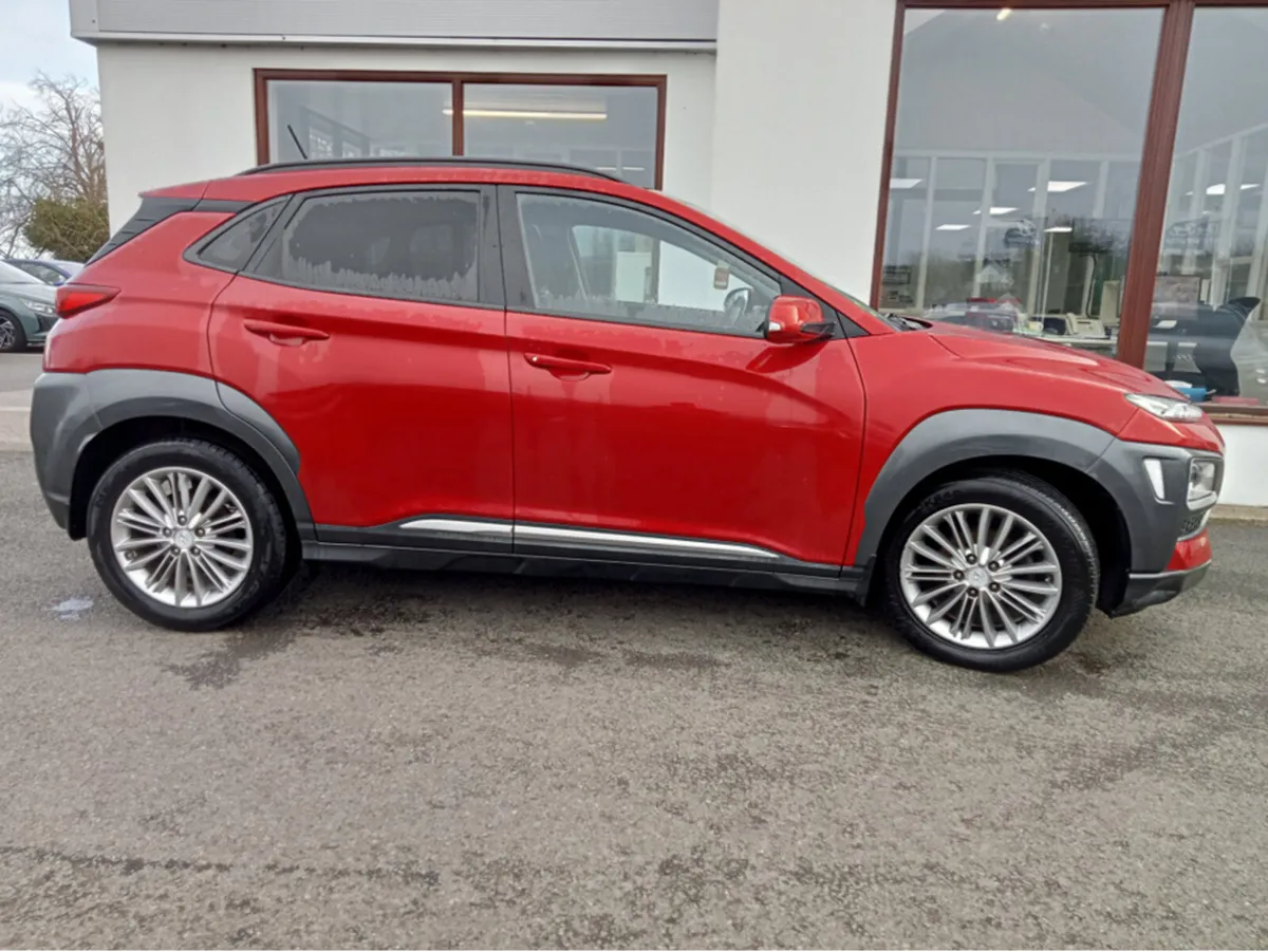 Hyundai KONA KAUAI EXECUTIVE 5DR - Image 3