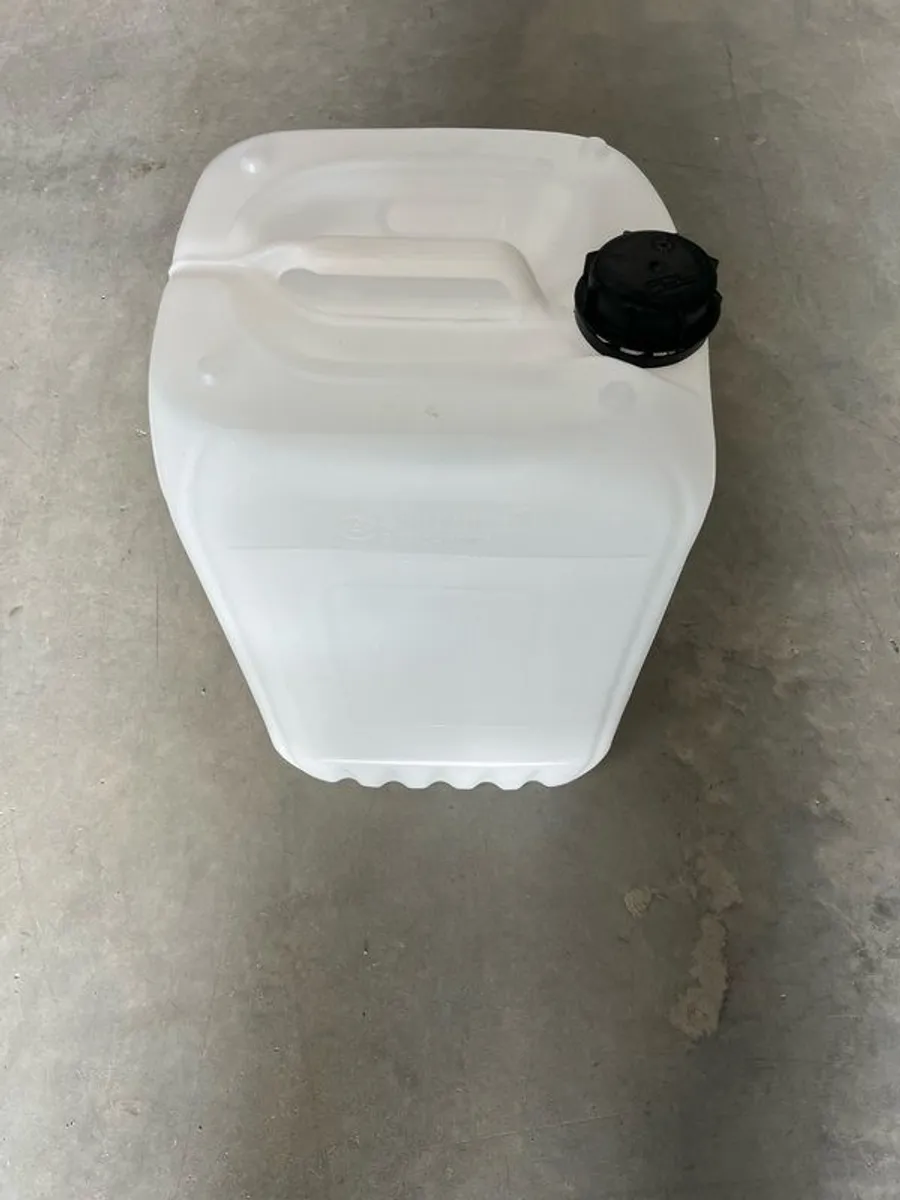 Empty 25 litre drums - Image 1