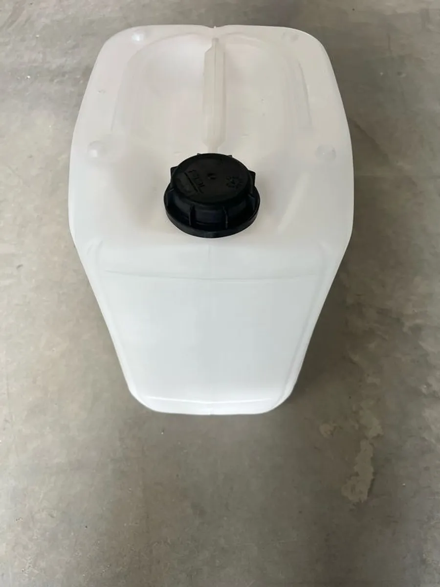 Empty 25 litre drums - Image 2