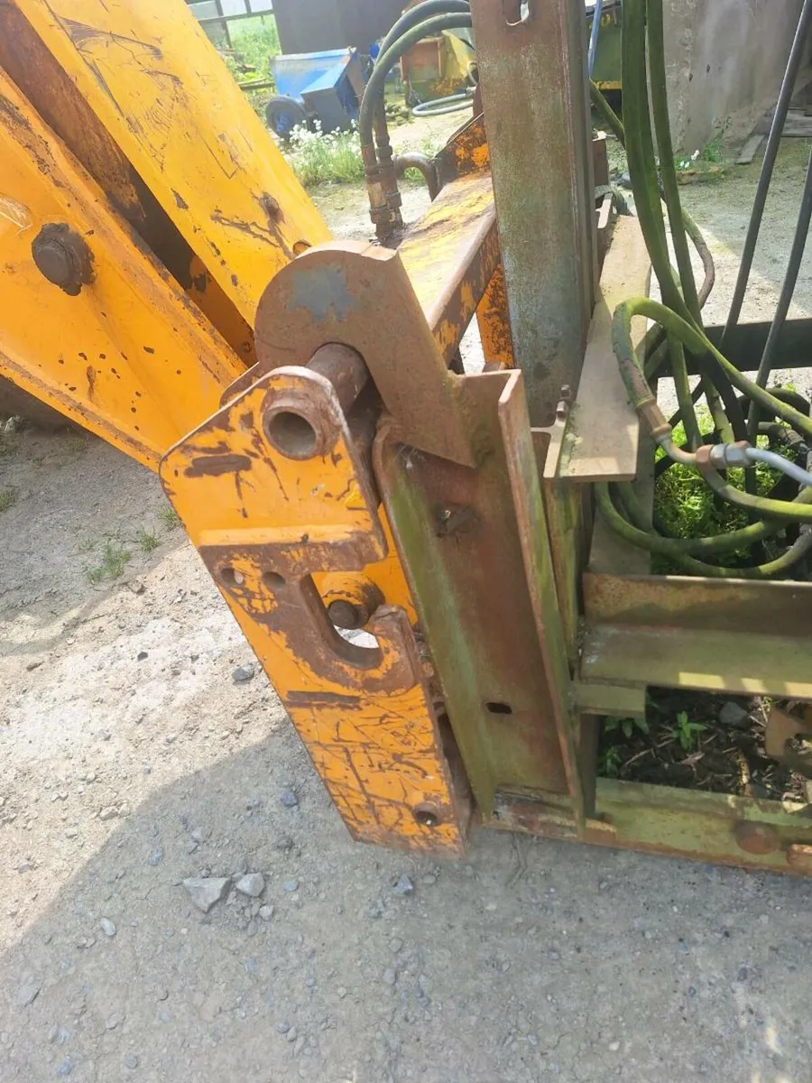 Hoist - Image 1