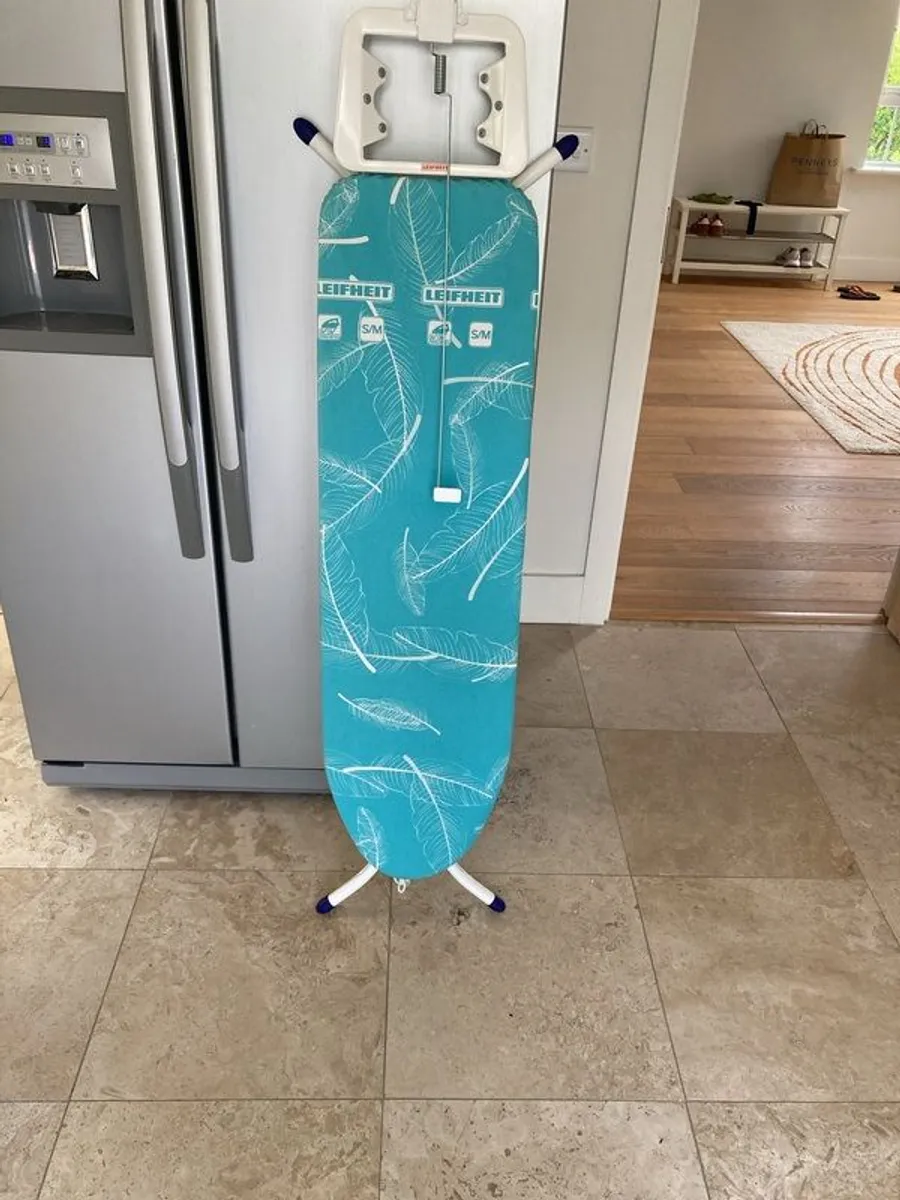 LEIFHEIT Ironing board - Image 1