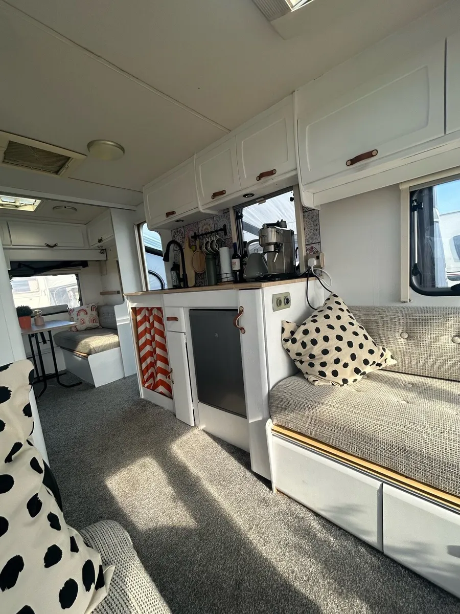 Lunar Quasar Caravan - Image 2