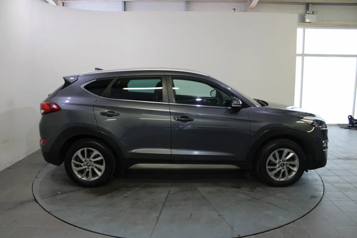Hyundai Tucson 1.7 D Premium - Image 3