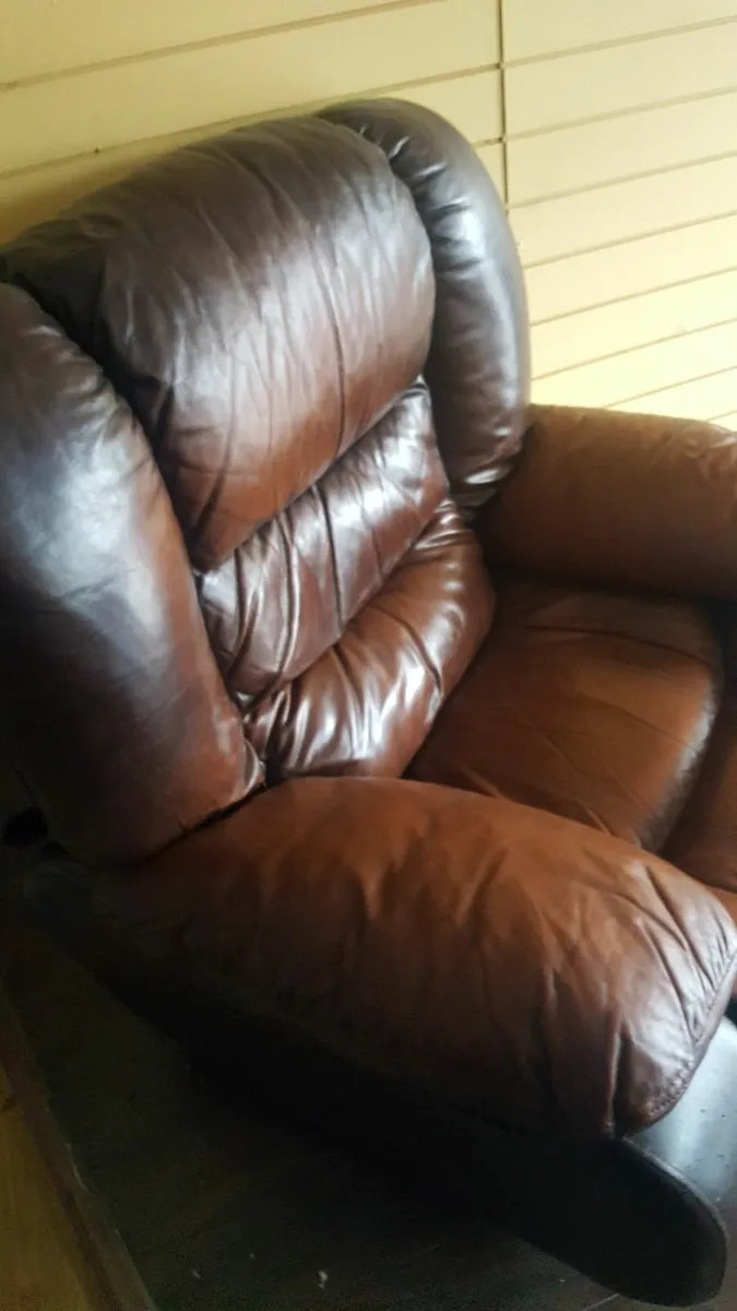 Armchair - Image 1