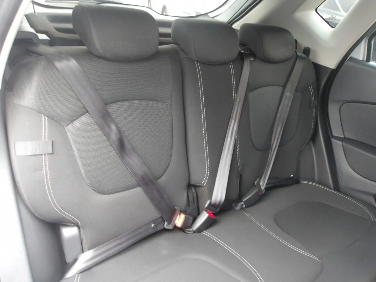 Renault Captur dCi 90 Expression - Image 2