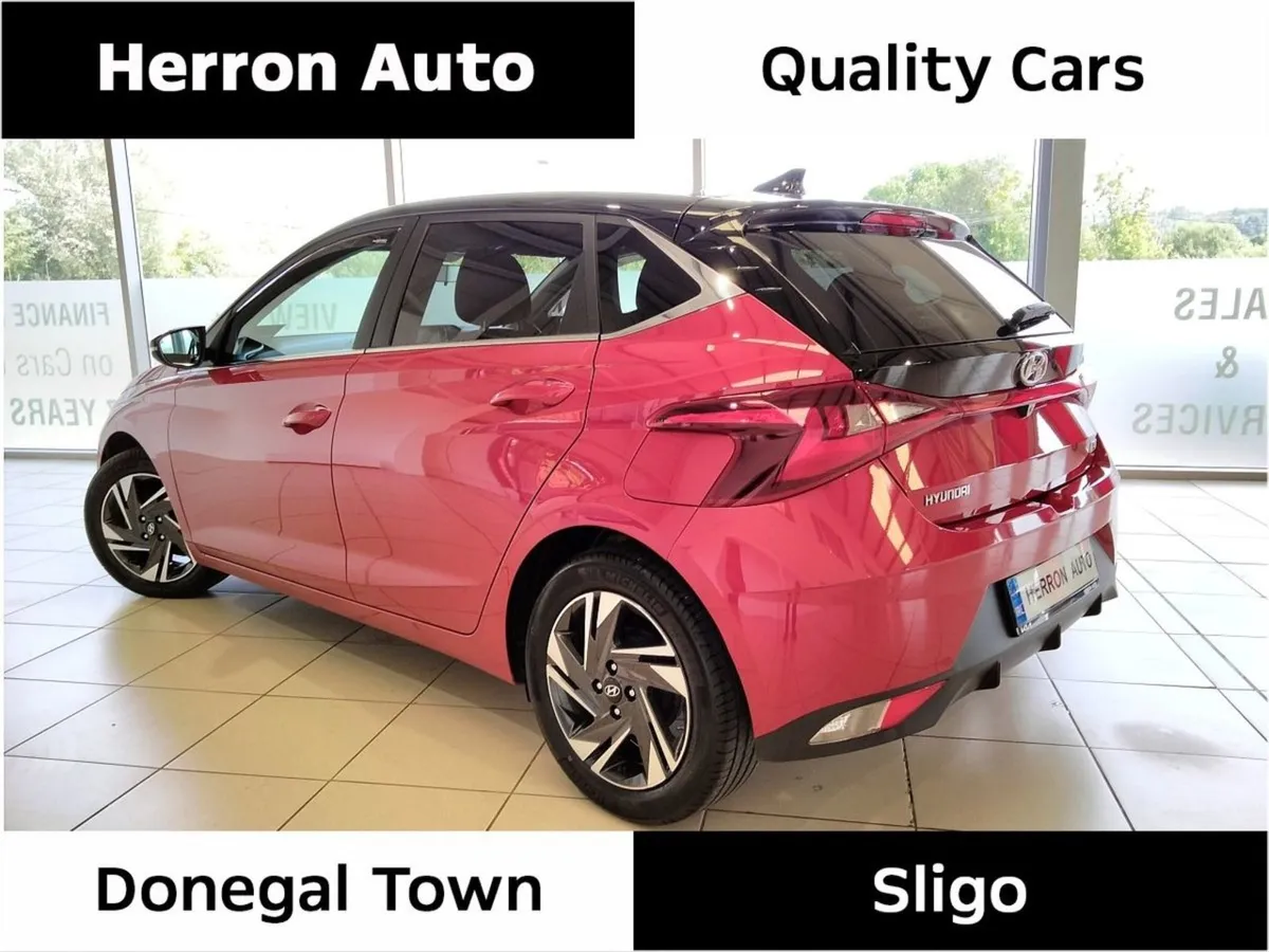 Hyundai i20 Deluxe 1.2 Petrol 5DR - 2 Tone - Image 3