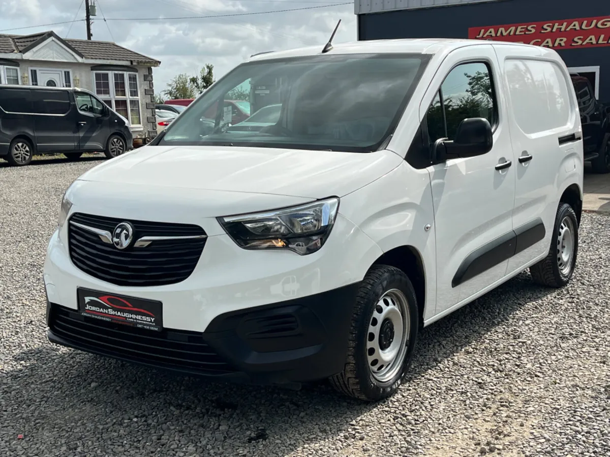 2021 COMBO 1.5 DIESEL *IMMACULATE* - Image 3