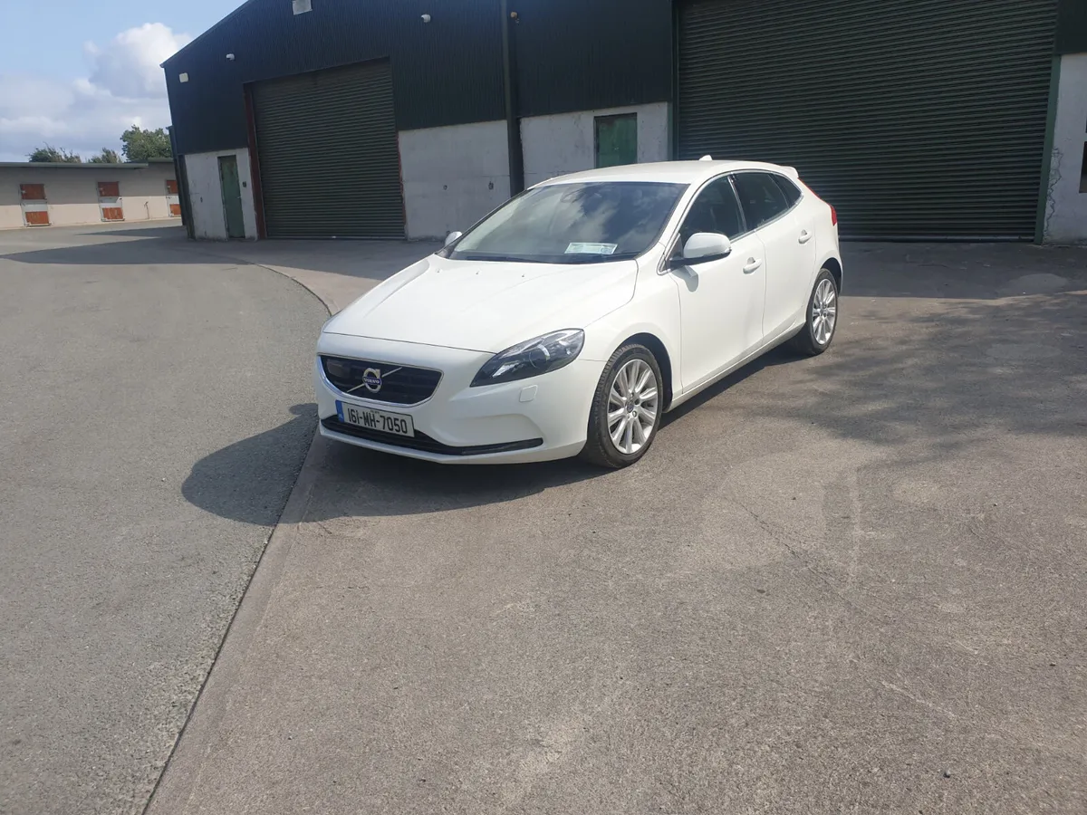 Volvo V40 2016.Auto/R.CAMERA. - Image 2