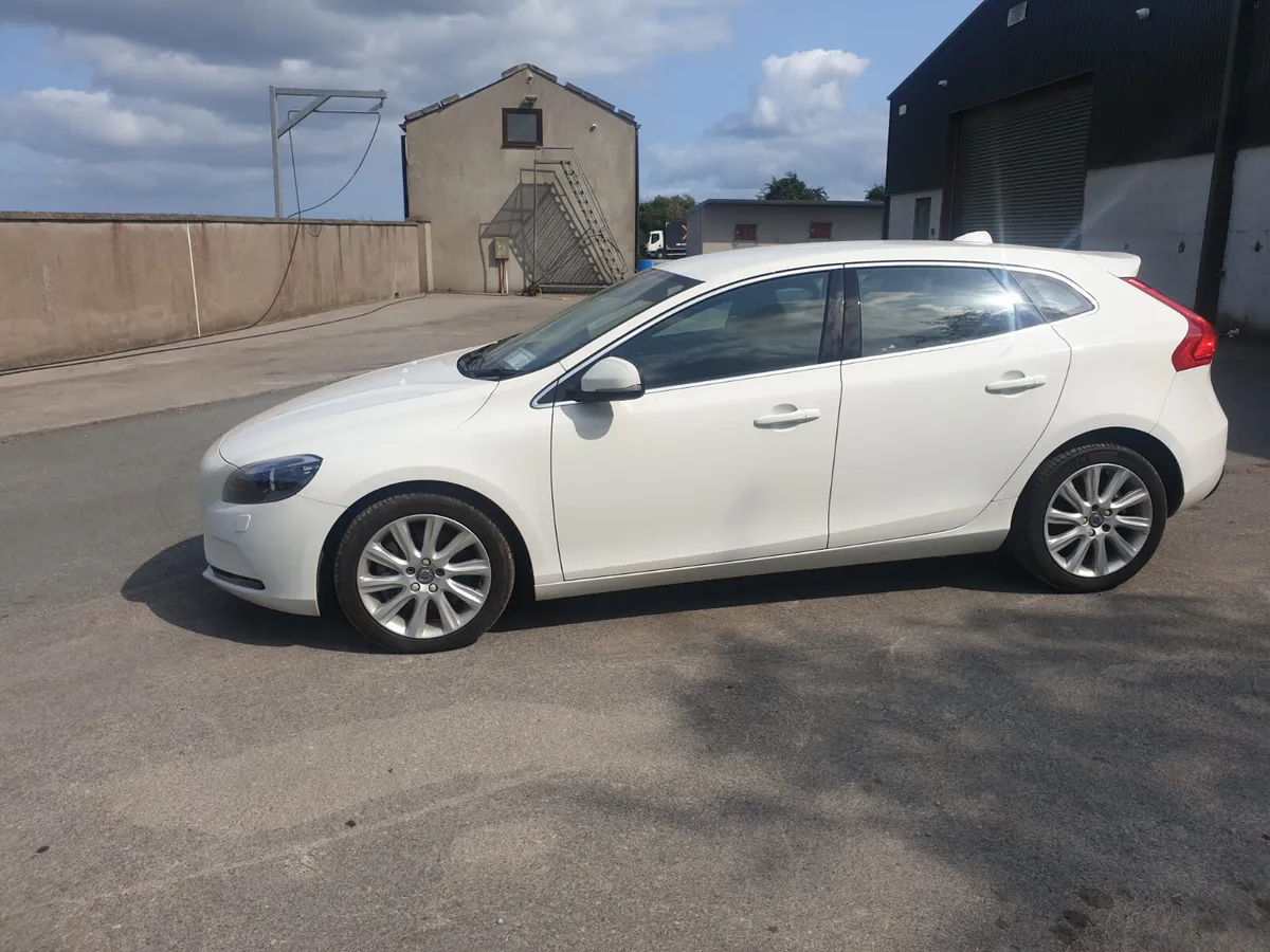 Volvo V40 2016.Auto/R.CAMERA. - Image 3