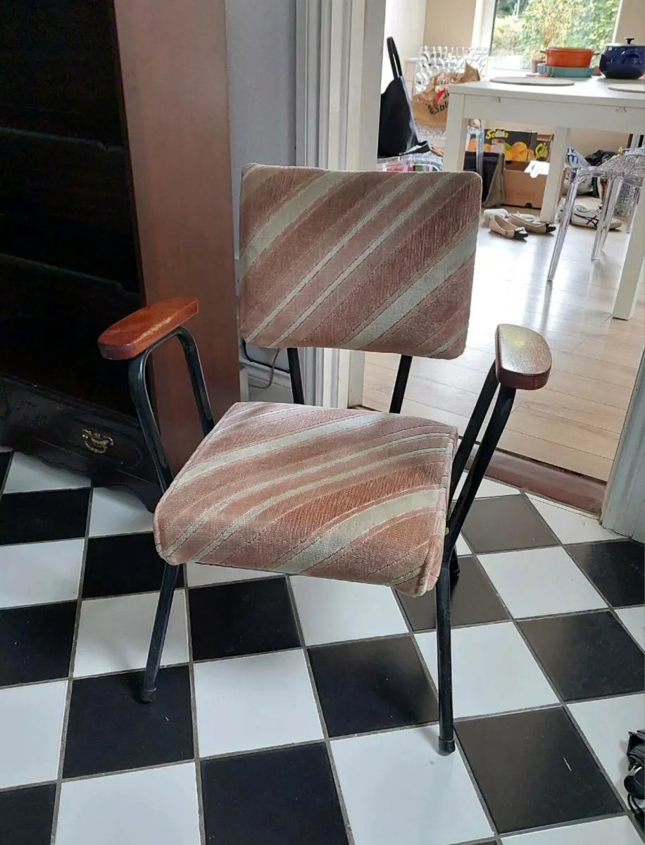 1950s armchair - Image 1