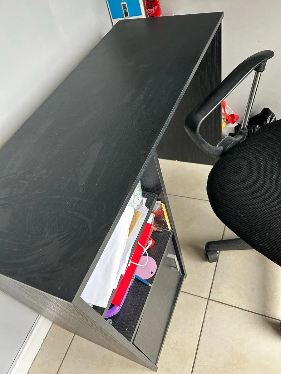 Study table and chair - Image 1