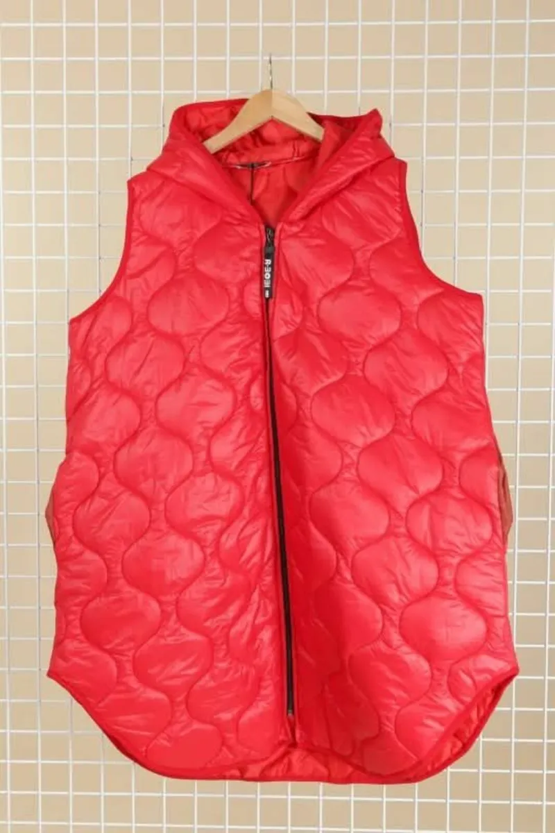 Plus sz Red gilet one sz fits 18/22