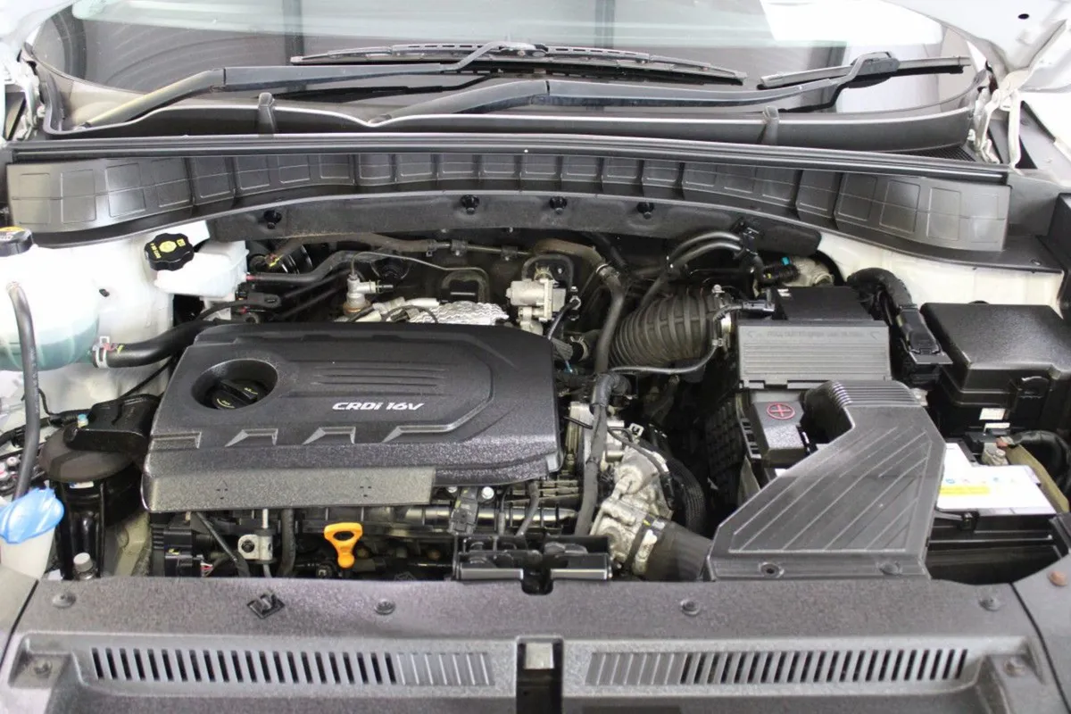Hyundai Tucson 1.7 D Executive - Image 4
