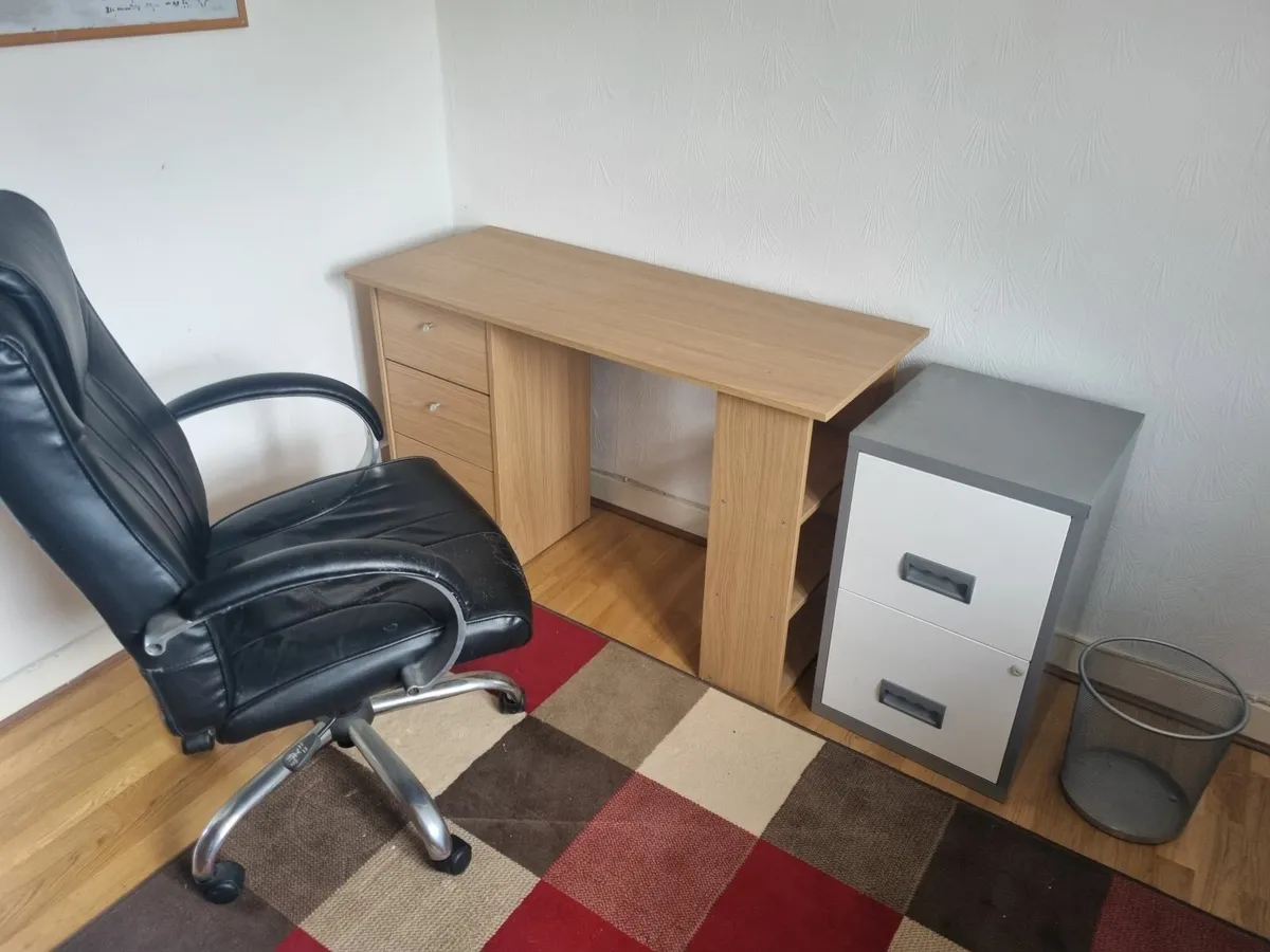 Office desk and filling cabinet - Image 1