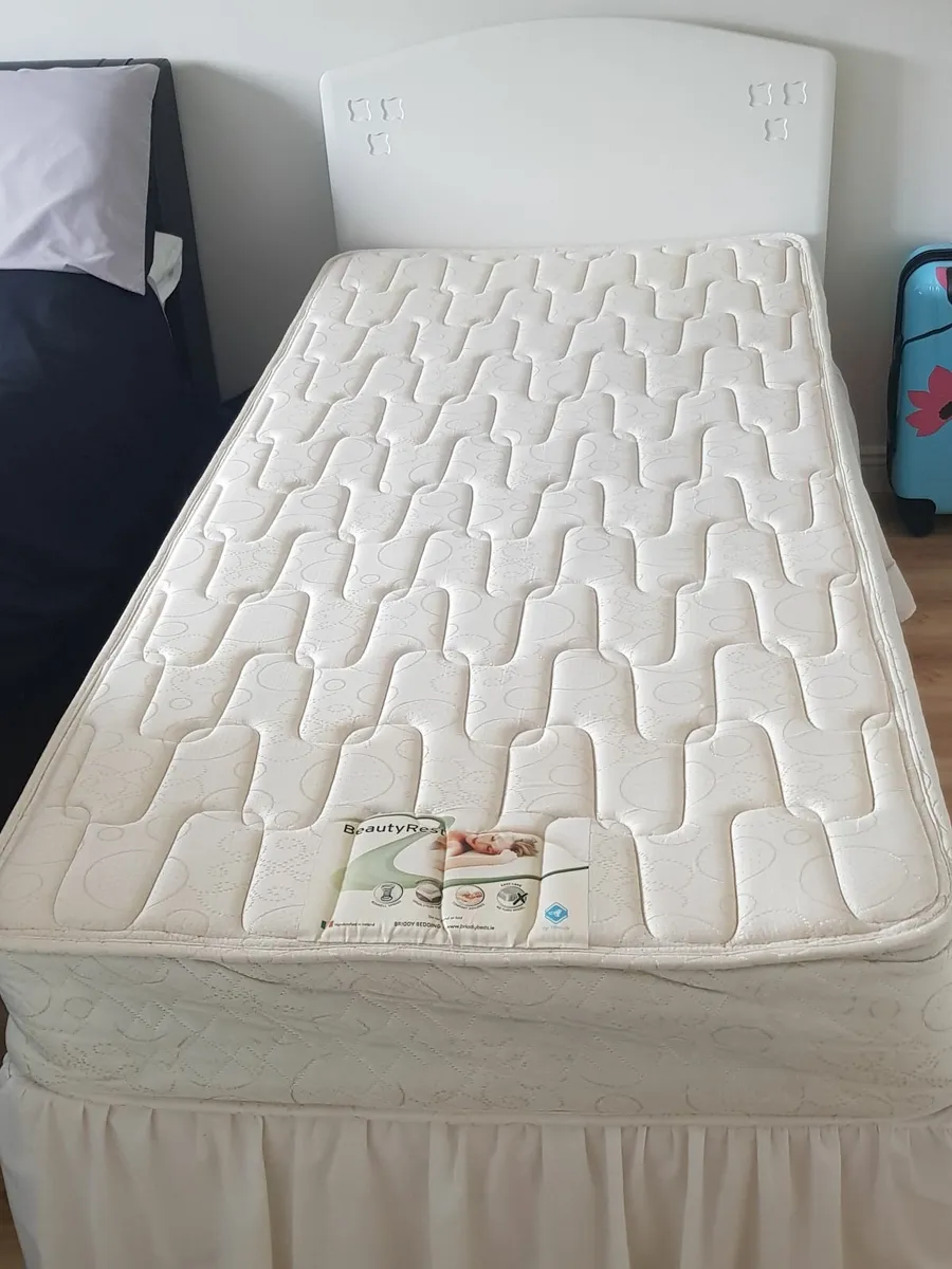 Beds - Image 2