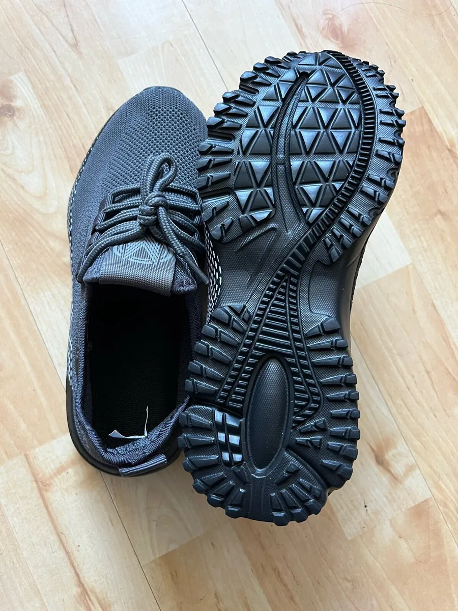 Shoe , D12 - Image 1