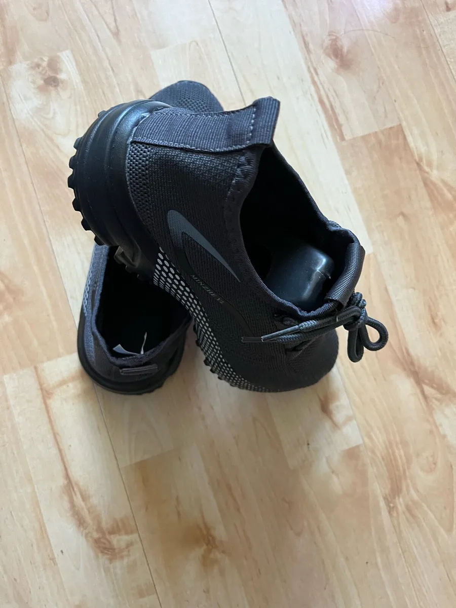 Shoe , D12 - Image 2
