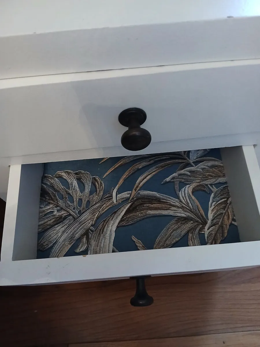Solid wood lamp table - Image 3
