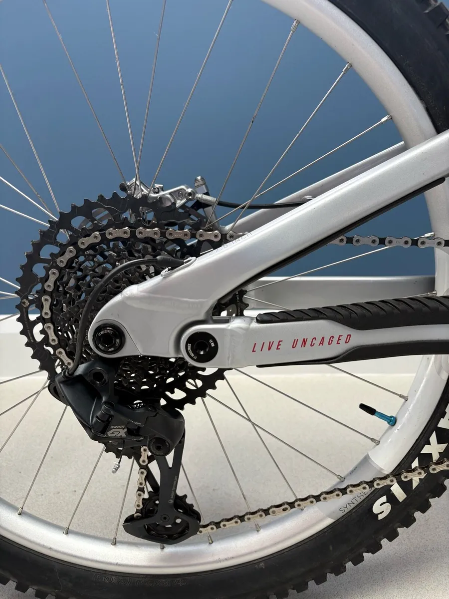 YT Jeffsy uncaged 13 mullet limited edition - Image 3