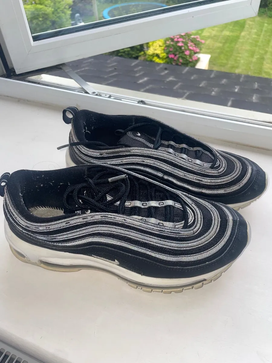 Nike air max black Uk 6.5 - Image 2