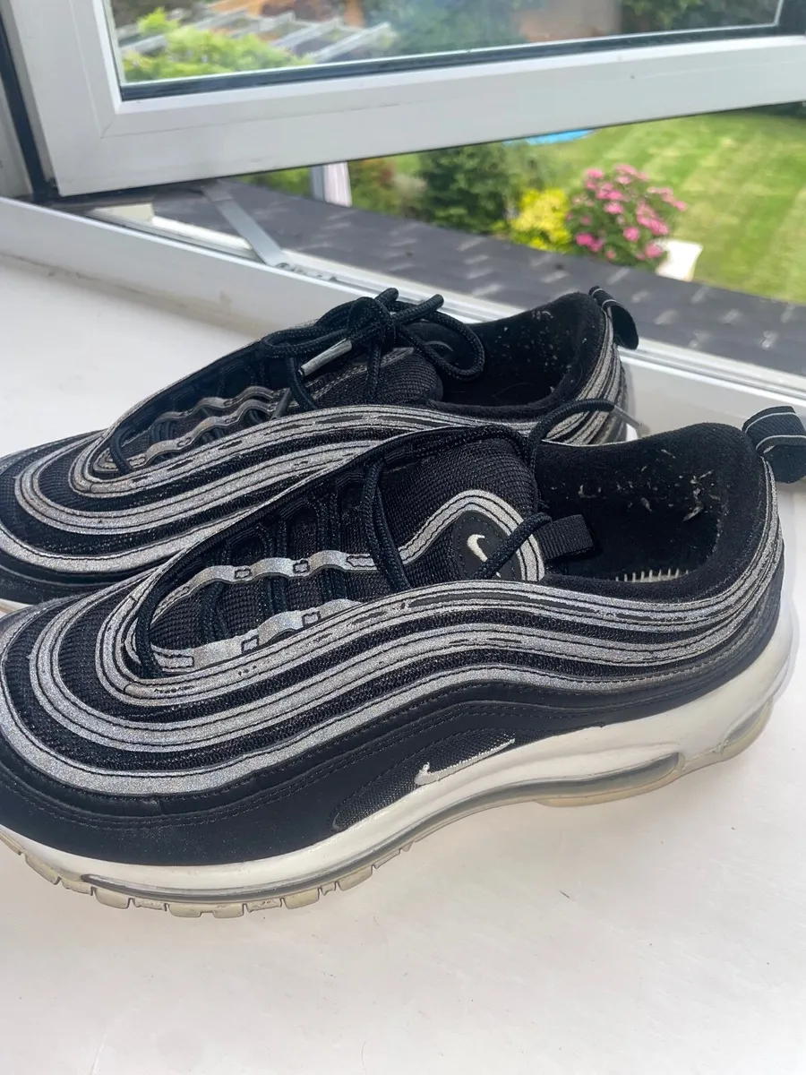 Nike air max black Uk 6.5 - Image 3