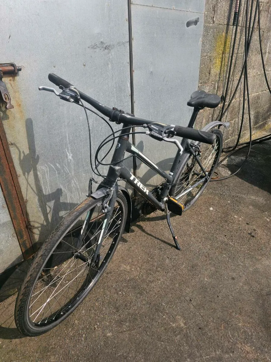 Trek fx2 womens bicycle - Image 2